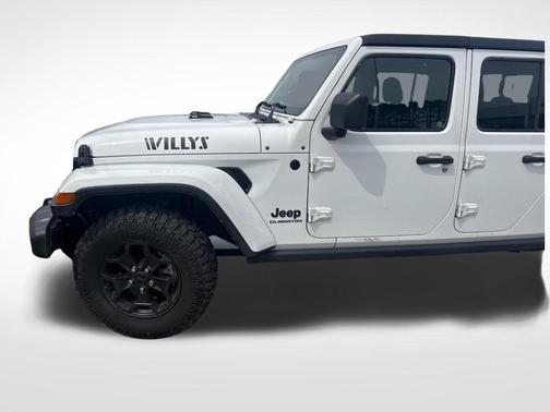 Bright White Clearcoat 2021 Jeep Gladiator Sport