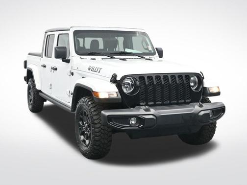 Bright White Clearcoat 2021 Jeep Gladiator Sport
