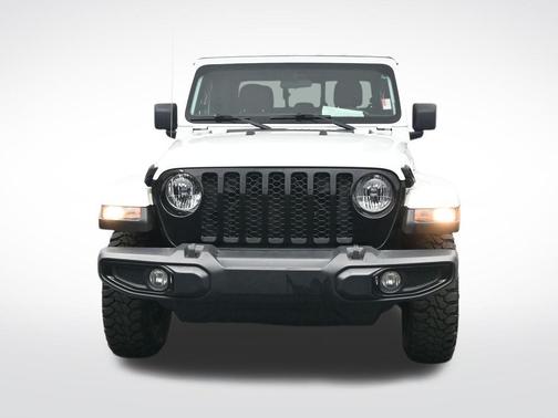 Bright White Clearcoat 2021 Jeep Gladiator Sport