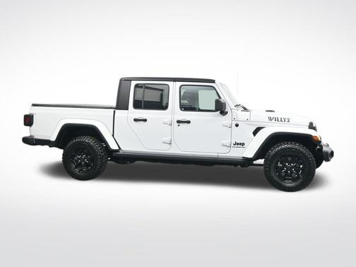 Bright White Clearcoat 2021 Jeep Gladiator Sport
