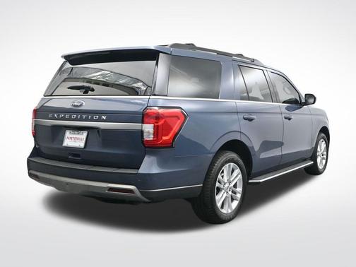 Infinite Blue Metallic Tinted Clearcoat 2022 Ford Expedition XLT