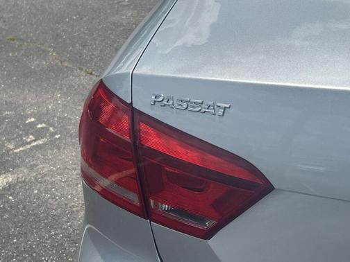 2015 Volkswagen Passat 1.8T Sport