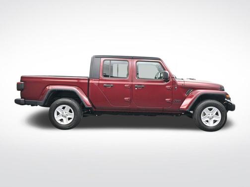 2022 Jeep Gladiator Sport