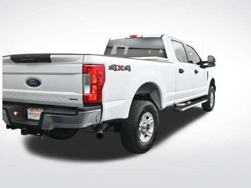 Oxford White 2017 Ford F-250 XLT