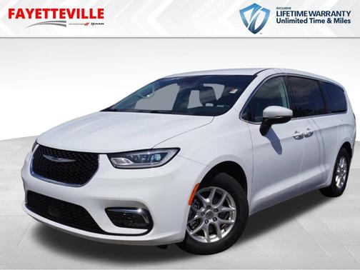 2023 Chrysler Pacifica Touring-L