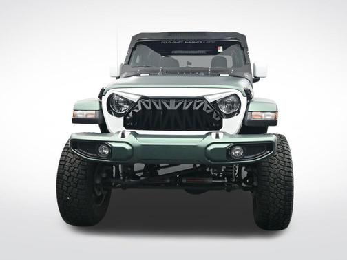 Bright White Clearcoat 2023 Jeep Gladiator Sport