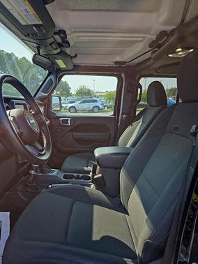 2022 Jeep Gladiator Sport