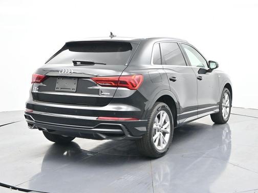 2022 Audi Q3 45 S line Premium