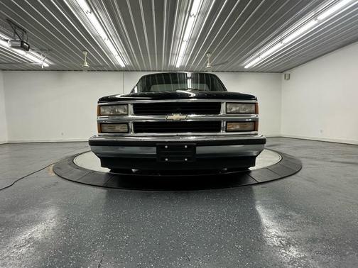1995 Chevrolet 1500 Reg. Cab 6.5-ft. bed 2WD