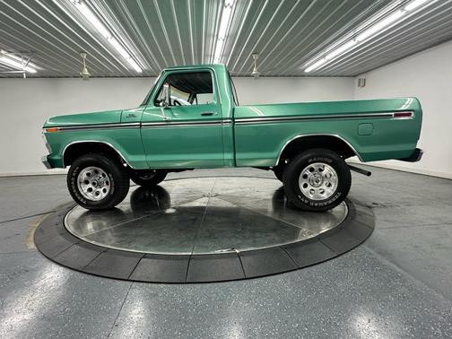 1977 Ford F-150 Base