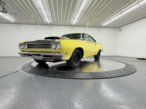 Yellow 1969 Plymouth Roadrunner