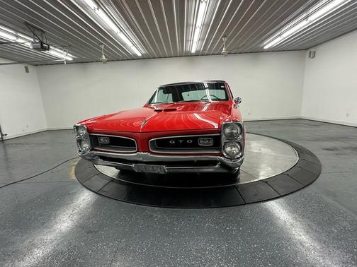 1966 Pontiac GTO 