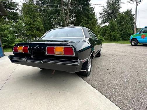 1977 Ford Mustang 