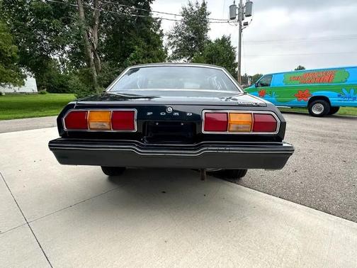1977 Ford Mustang 