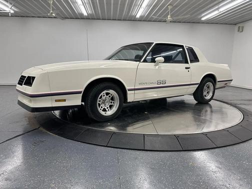 White 1984 Chevrolet Monte Carlo Base