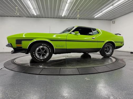 Green 1971 Ford Mustang Base