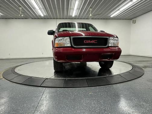 Burgundy 2003 GMC Sonoma SL 2WD