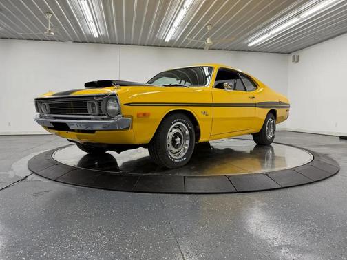 Yellow 1972 Dodge Dart