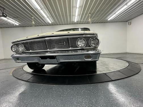 White 1964 Ford Galaxie 500 XL Base