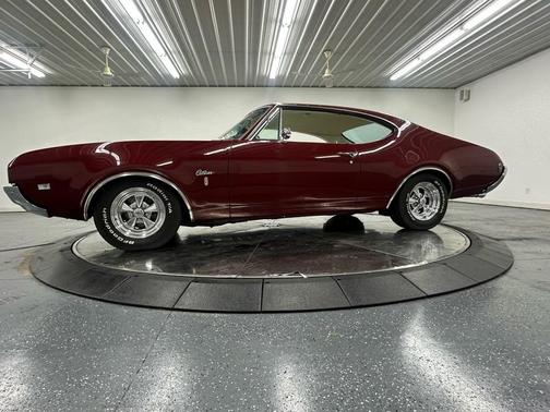 1969 Oldsmobile Cutlass 2dr Coupe Supreme