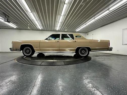 1978 Lincoln Town Car Sedan
