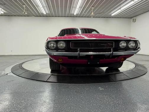 Pink 1970 Dodge Challenger Base