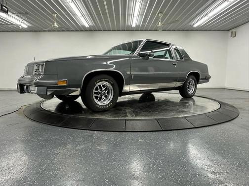 1986 Oldsmobile Cutlass Brougham
