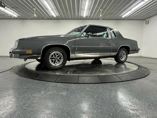 1986 Oldsmobile Cutlass Brougham