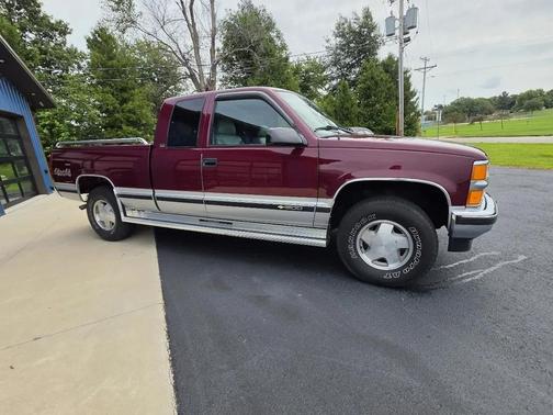 Burgundy 1996 Chevrolet 1500 Ext. Cab 6.5-ft. Bed 4WD