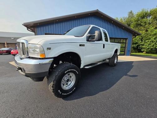 White 2001 Ford F-250 Lariat SuperCab
