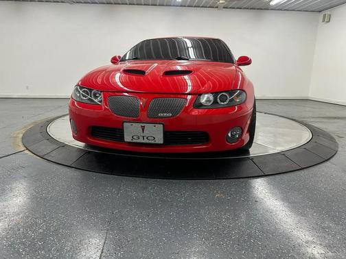 Red 2005 Pontiac GTO Coupe