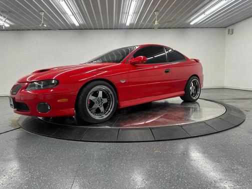 Red 2005 Pontiac GTO Coupe