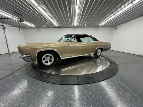 Champagne 1966 Chevrolet Caprice Classic