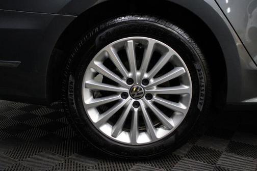 2017 Volkswagen Passat 1.8T SE