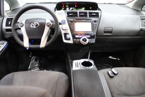 2014 Toyota Prius v Five