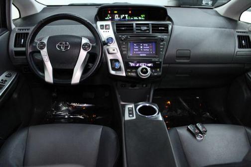2013 Toyota Prius v Five