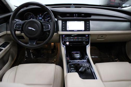 2016 Jaguar XF 35t Premium