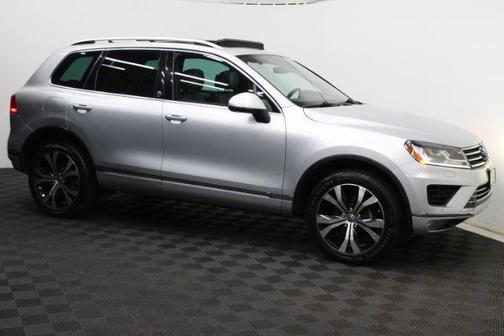 2017 Volkswagen Touareg V6 Wolfsburg Edition