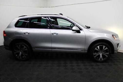 2017 Volkswagen Touareg V6 Wolfsburg Edition