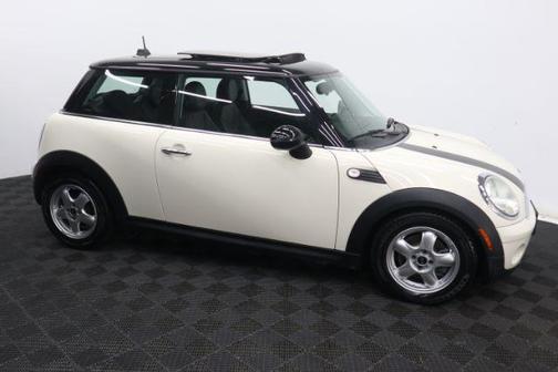 Photo 4 of 22 of 2009 MINI Cooper Base (M6)