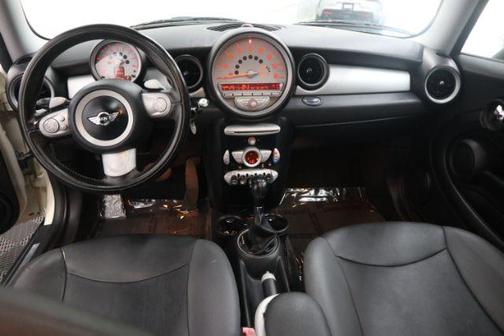 Photo 3 of 22 of 2009 MINI Cooper Base (M6)