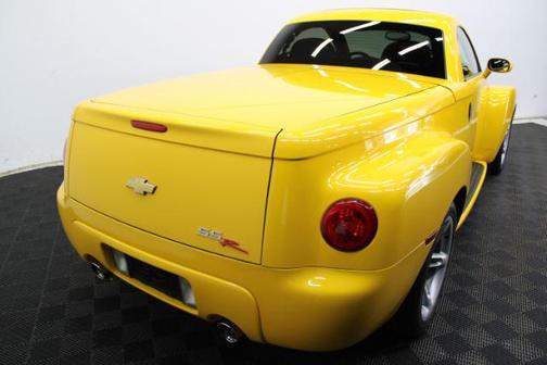 2004 Chevrolet SSR Base