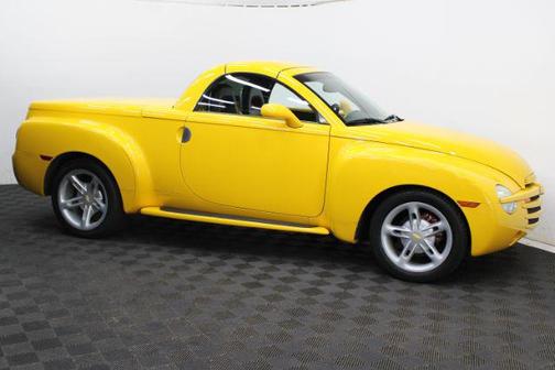 2004 Chevrolet SSR Base