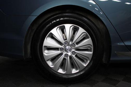 2016 Hyundai SONATA Hybrid SE