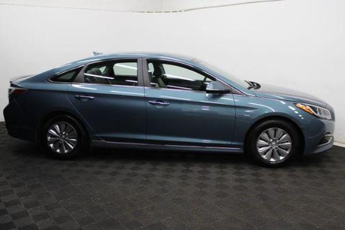 2016 Hyundai SONATA Hybrid SE