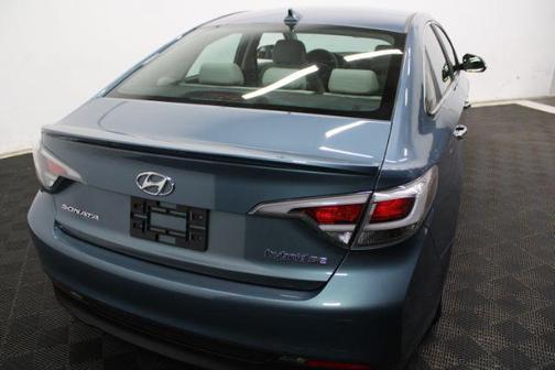 2016 Hyundai SONATA Hybrid SE