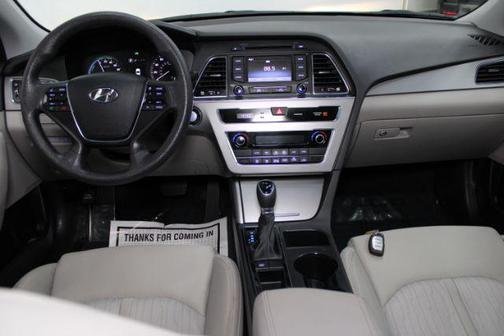2016 Hyundai SONATA Hybrid SE