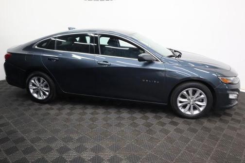 Photo 5 of 25 of 2020 Chevrolet Malibu LT
