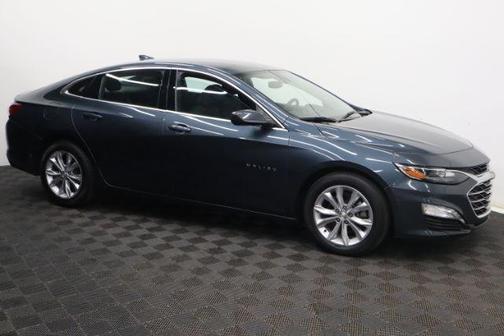 Photo 4 of 25 of 2020 Chevrolet Malibu LT