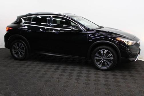 2018 INFINITI QX30 Luxury